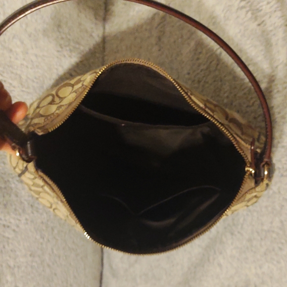 COACH Outline Signature Hobo EUC!! [FINAL PRICE] - Picture 12 of 13